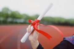 加拿大硕士授课型和研究型有哪些区别，怎么选择？