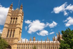 英国留学热门专业推荐：就业前景与课程设置